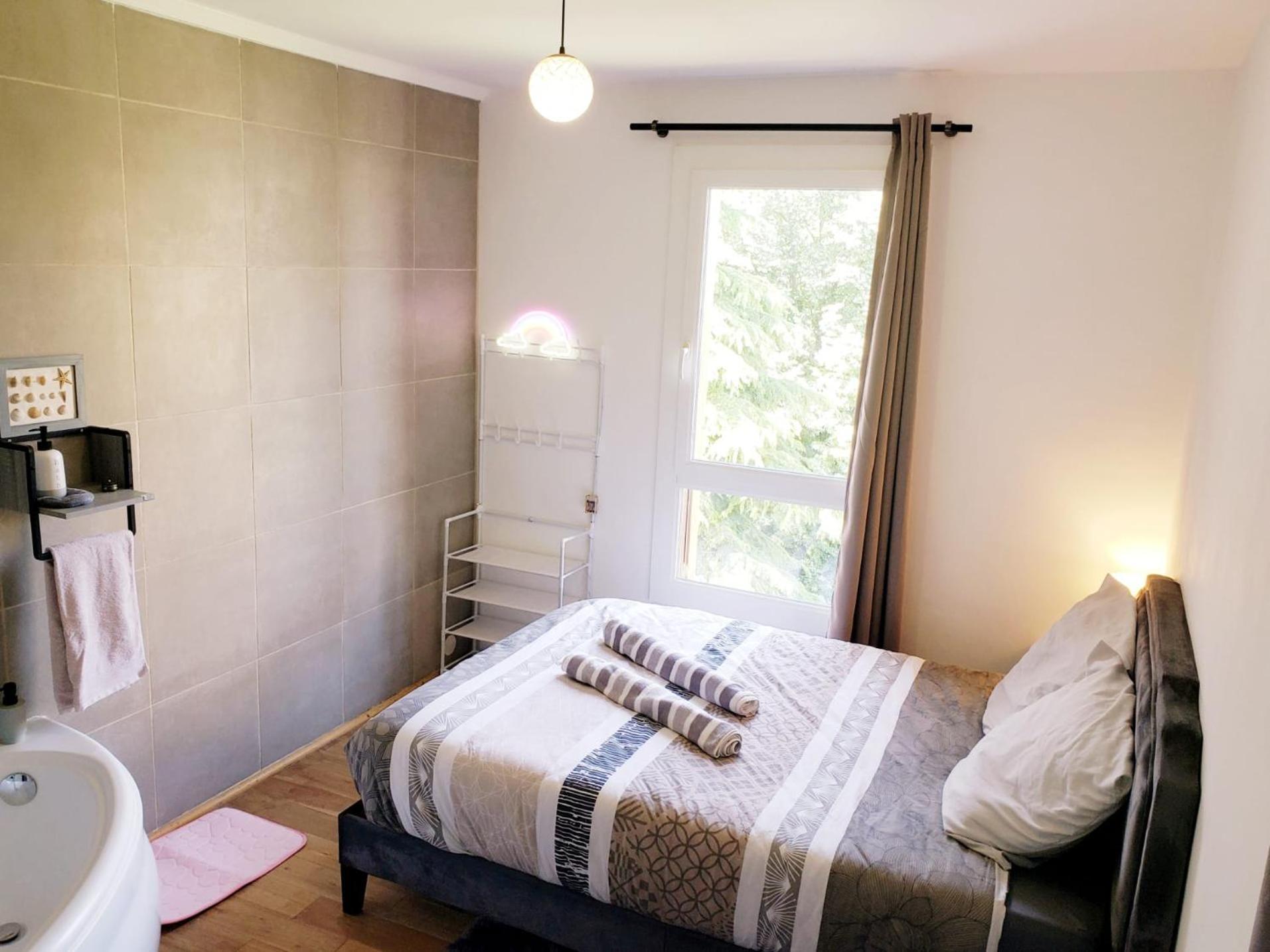 Suite From 1 To 6 - Bathtubs In Rooms - Air Conditioned Residential Appartement - Self-Arrival - Wifi - Netflix Disney - Kitchen - Laundry - Parking Awinion Zewnętrze zdjęcie